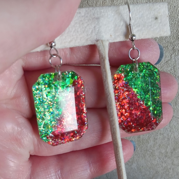 Christmas dangle earrings red green glitter silver hypoallergenic hooks new - Picture 3 of 6